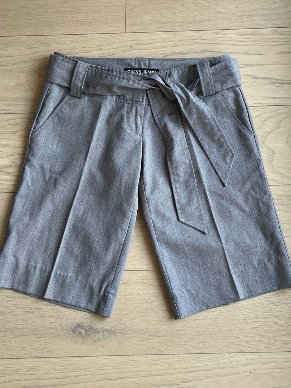 Guess Grey Pleated Capris